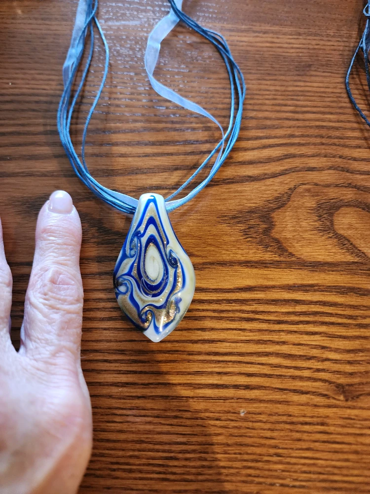 NEW BLUE Glass Pendant Necklace - photo 2