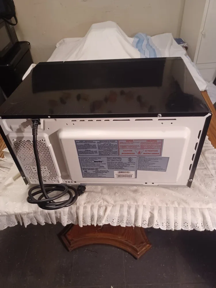 Danby Black Microwave image indicator(8)