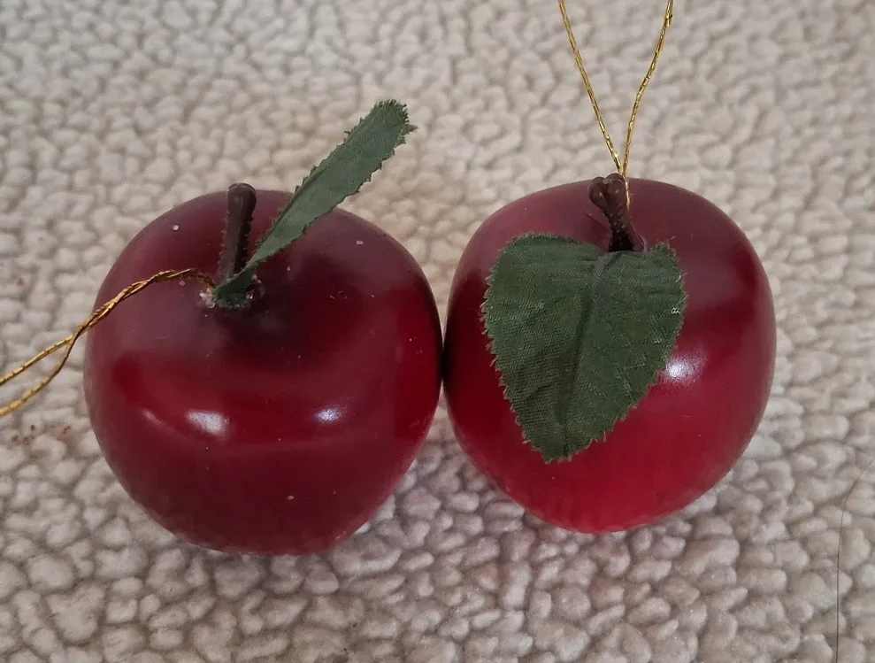 Apple Christmas Tree Ornaments image indicator(5)