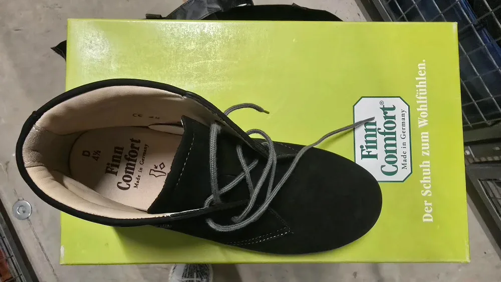 Brand New-Finn Comfort City Mostar, Size 7, Black image indicator(2)