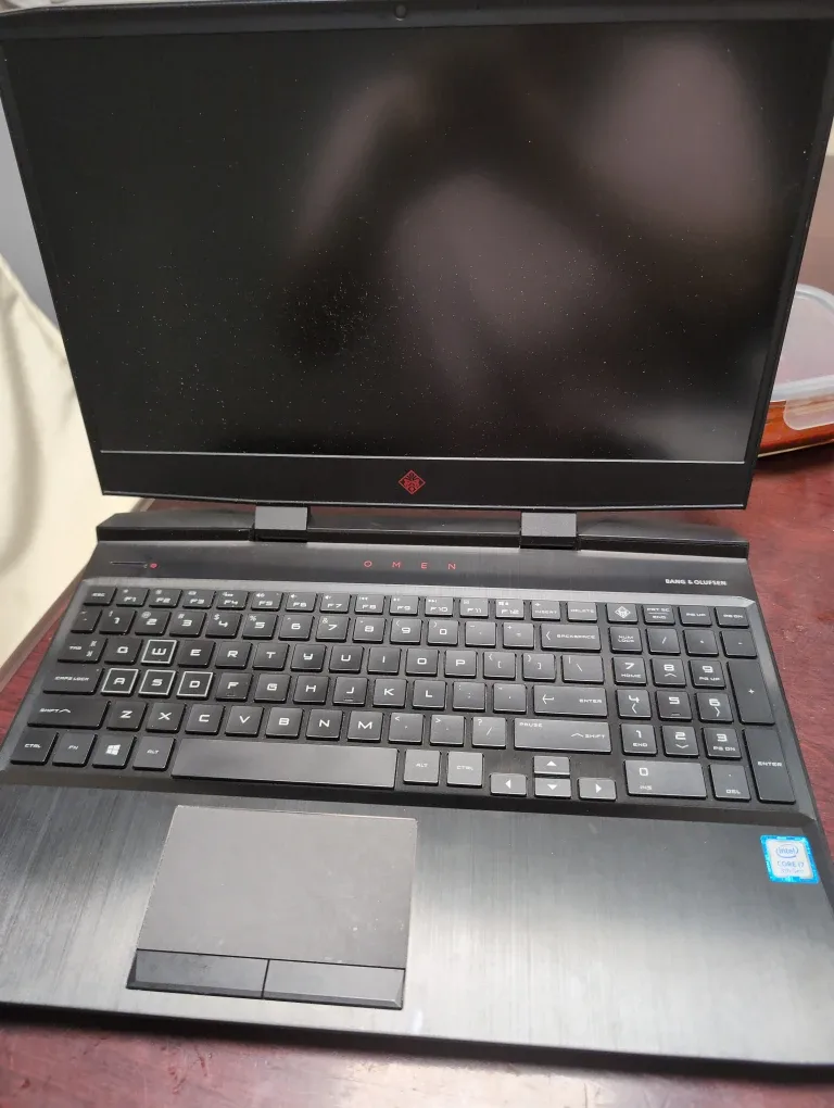 [broken] OMEN by HP Laptop Model 15-dc1030nr image indicator(2)