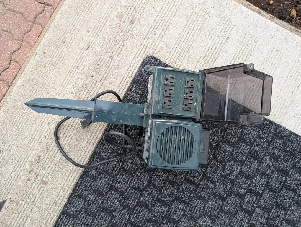 Outdoor Light & Sound for Christmas image indicator(3)