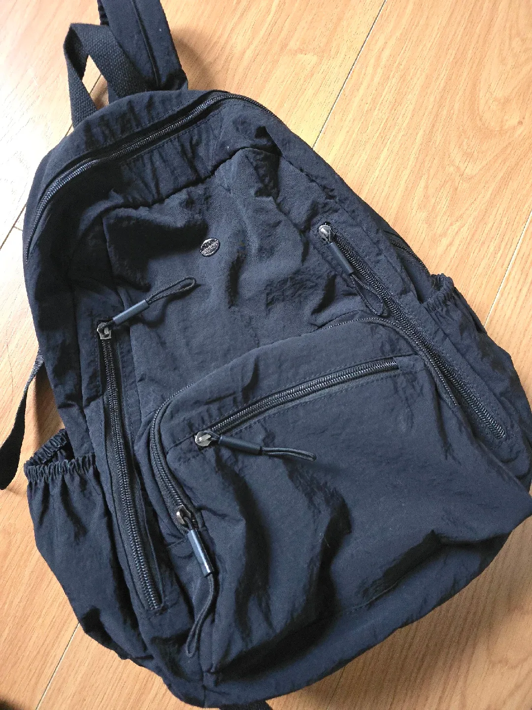 Black Backpack image indicator(2)