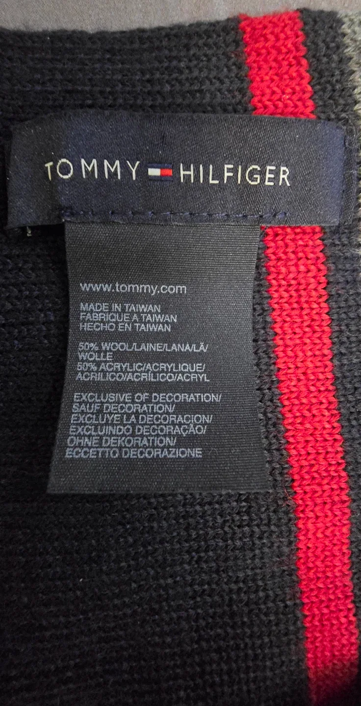 NEW! Tommy Hilfiger Scarf! image indicator(6)