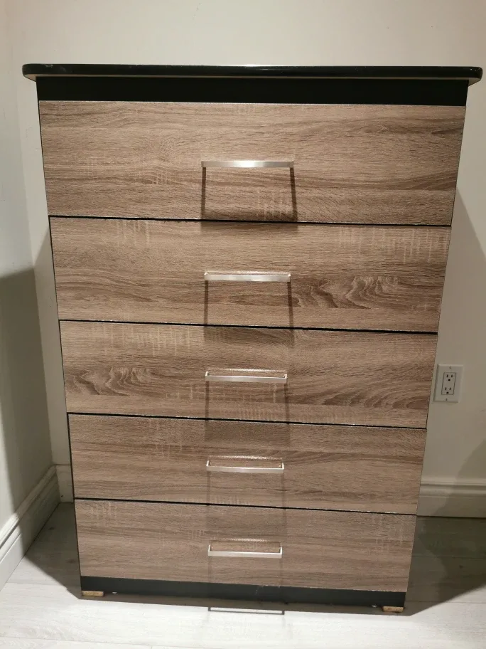 Wood Grain 5-Drawer Dresser