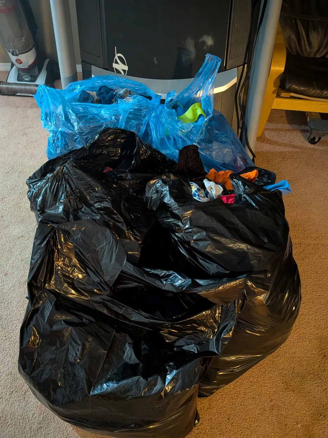 Boys children's clothing sizes 4 and 3 image indicator(2)