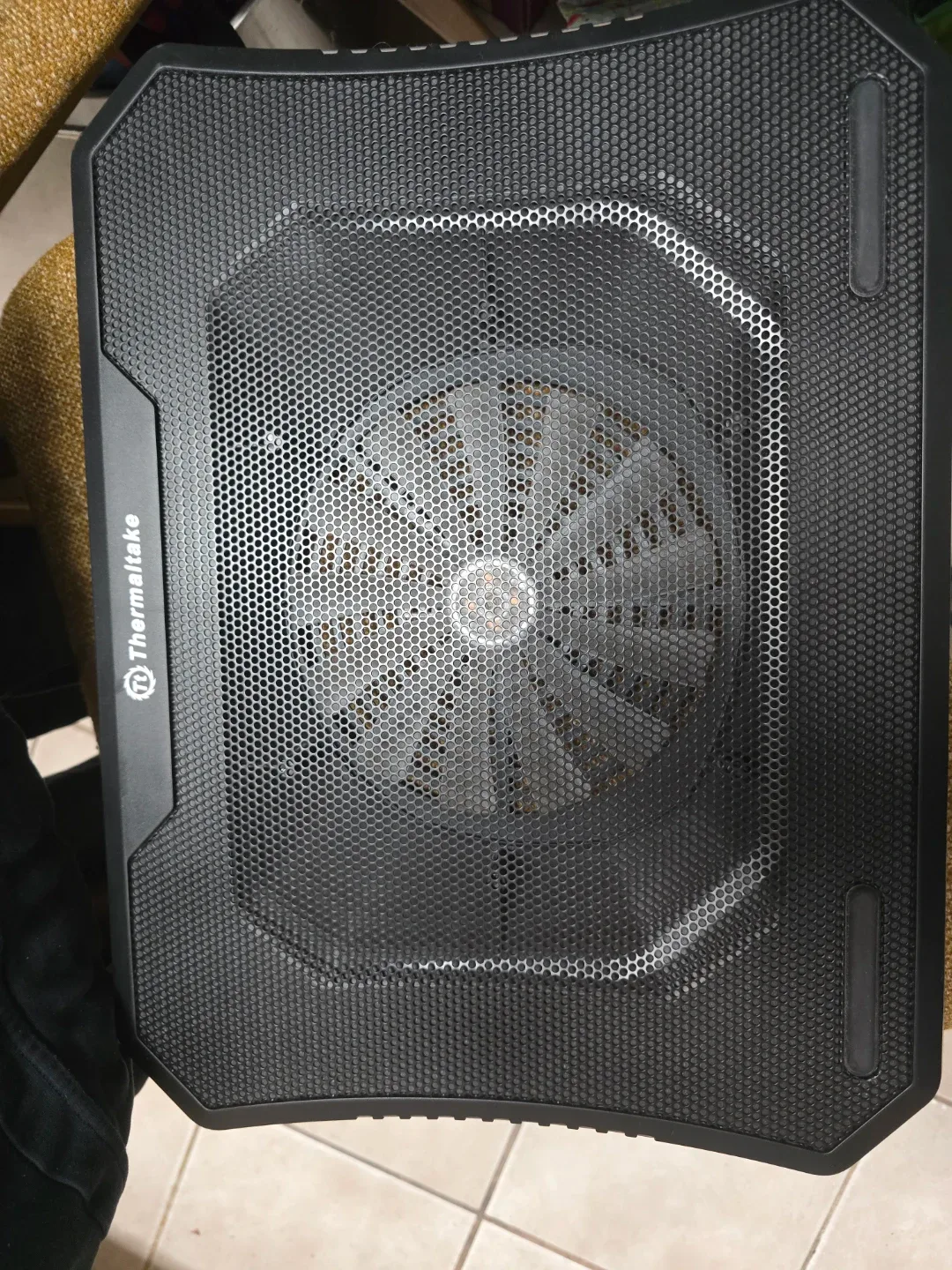 Thermaltake Laptop Cooling Pad 14x17" image indicator(3)