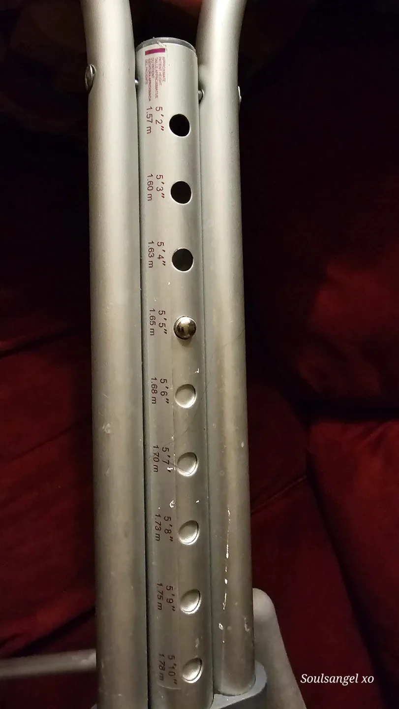 Guardian Adjustable Adult Crutches image indicator(3)