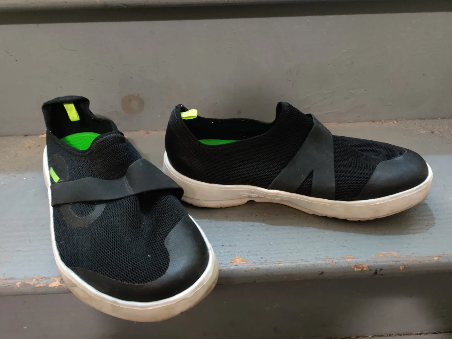 Oofos Soles Black Slip-On Shoes image indicator(3)