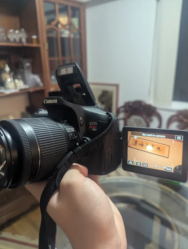 T6i Canon Camera + Accessories  (LIKE NEW) image indicator(3)