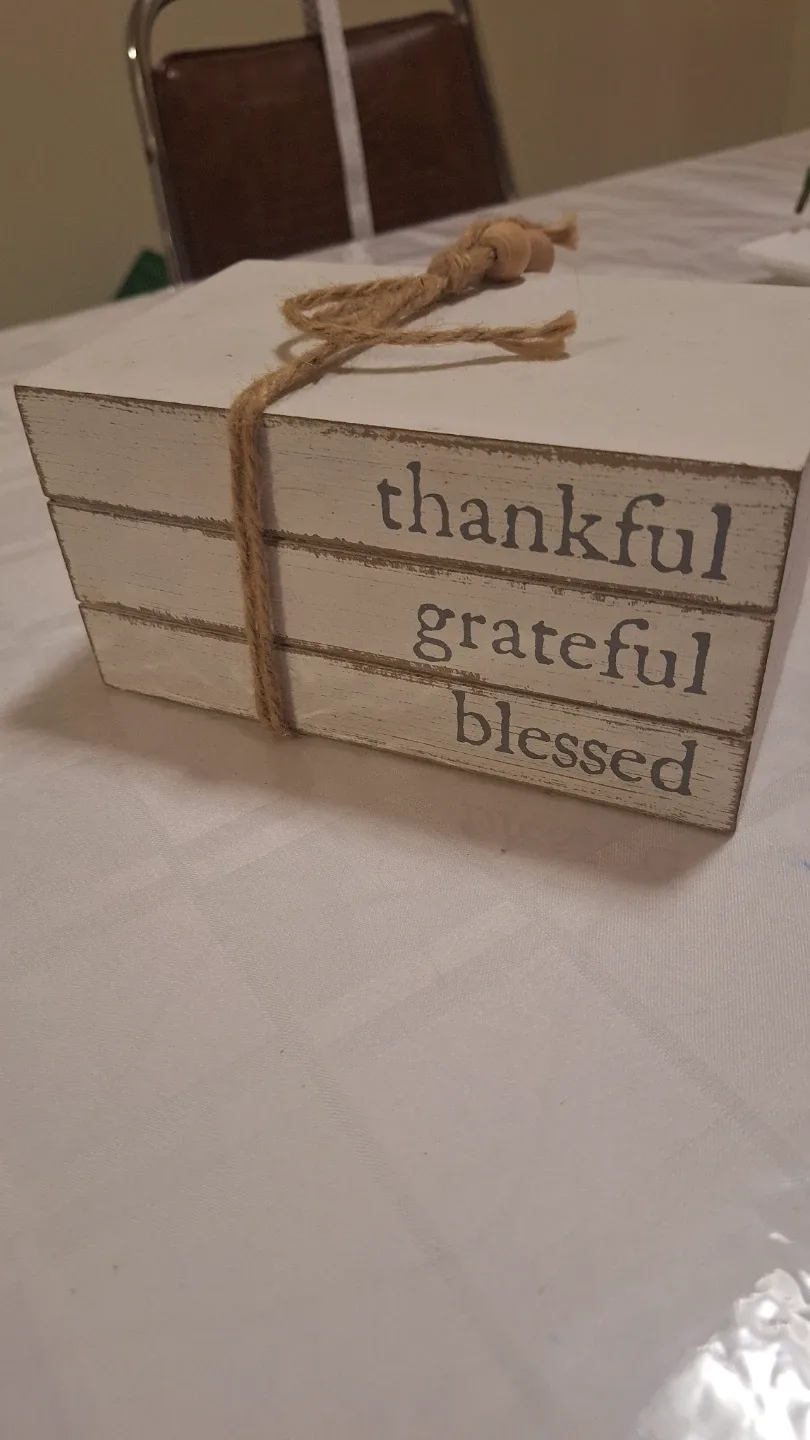 Assorted Home Decor Items image indicator(4)