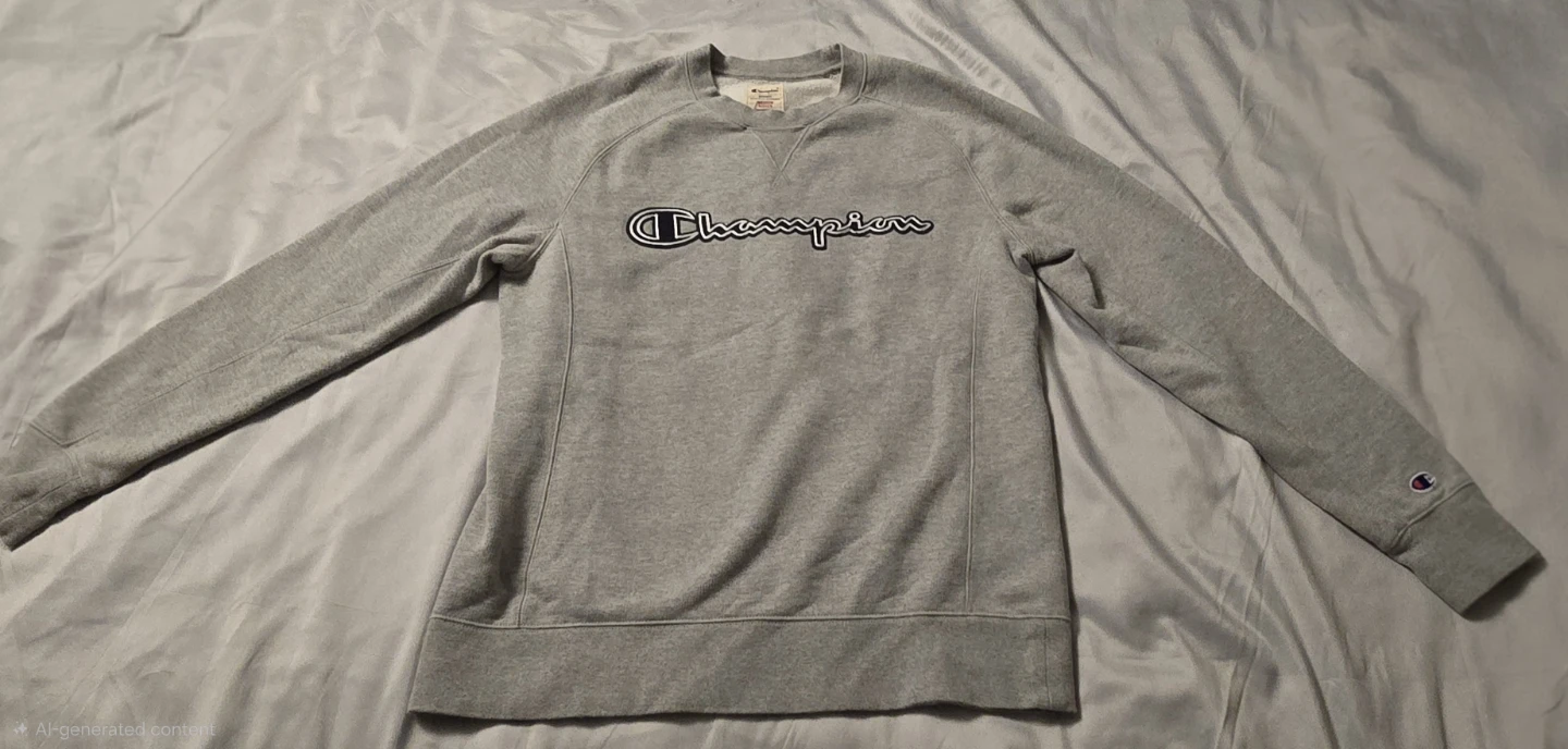 Mens Champion Crewneck Sweatshirt - Size Medium