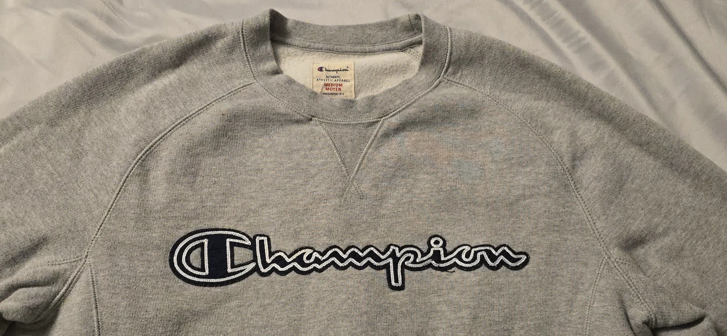Mens Champion Crewneck Sweatshirt - Size Medium - photo 4