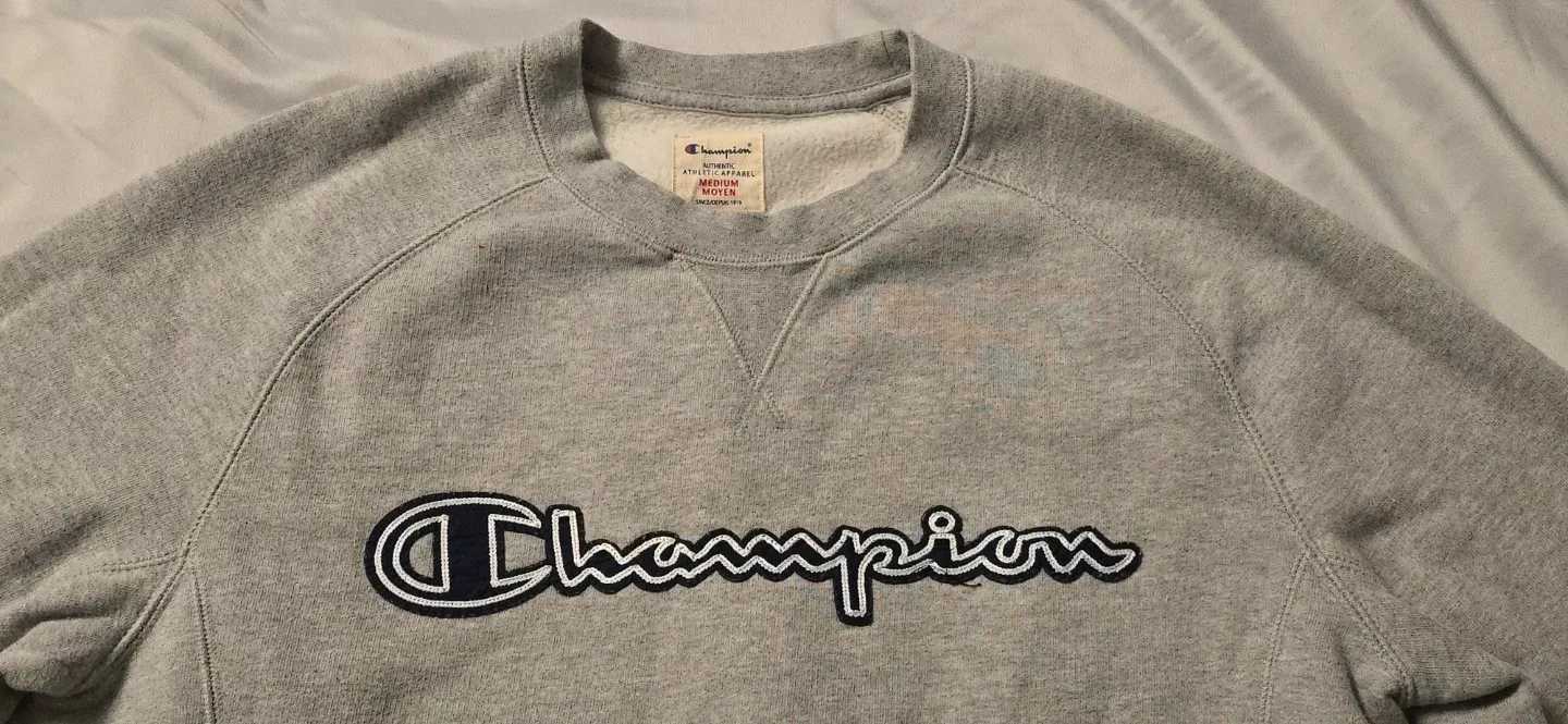 Mens Champion Crewneck Sweatshirt - Size Medium image indicator(4)