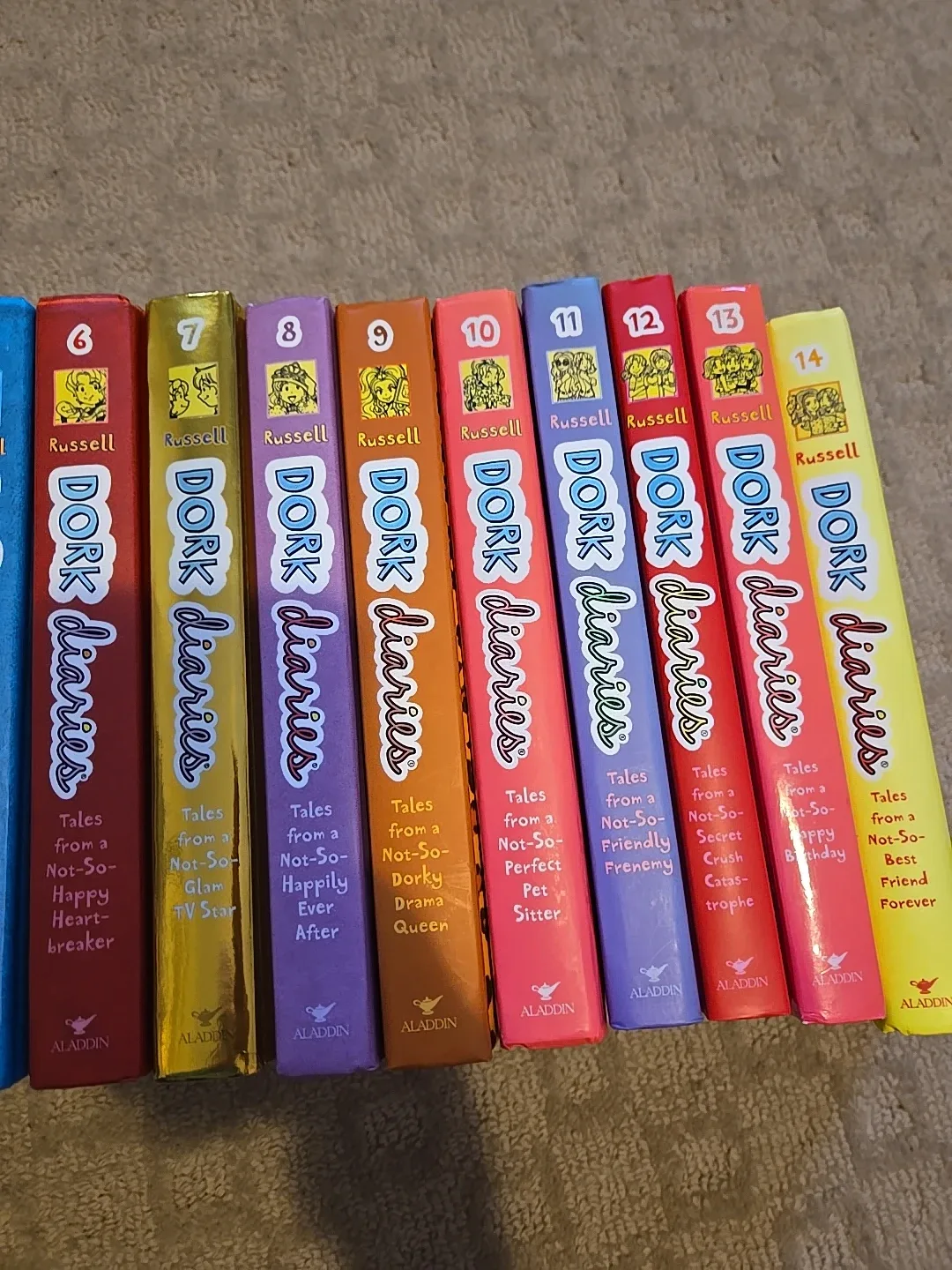 Dork Diaries Book Set - Rachel Renee Russell image indicator(5)
