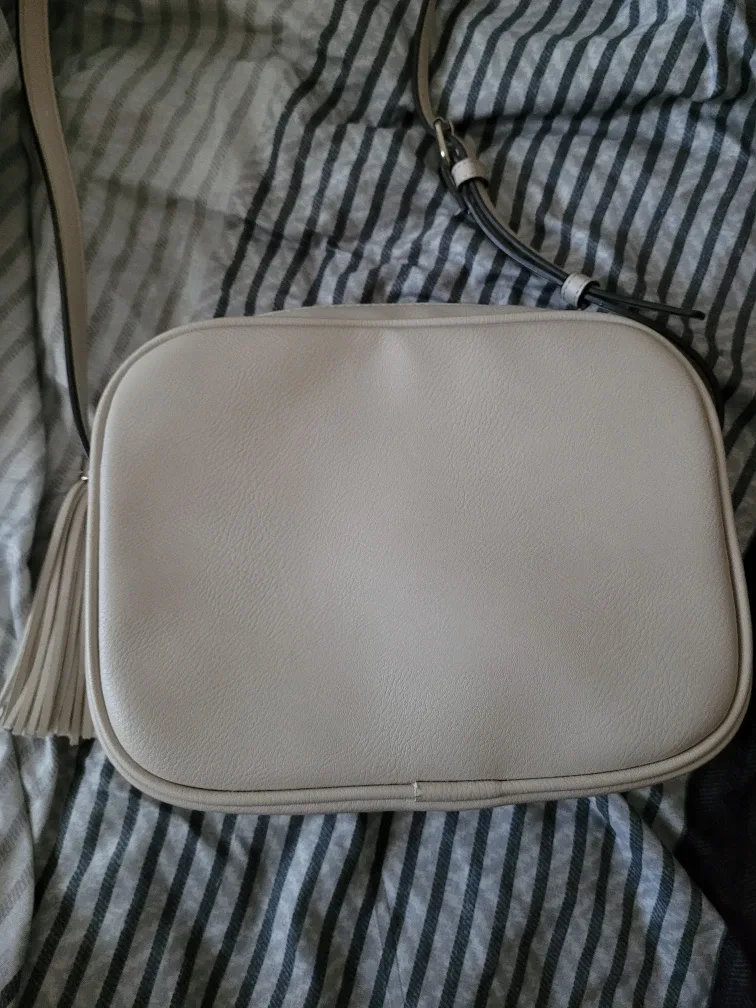 Beige Crossbody Bag with Tassel image indicator(4)