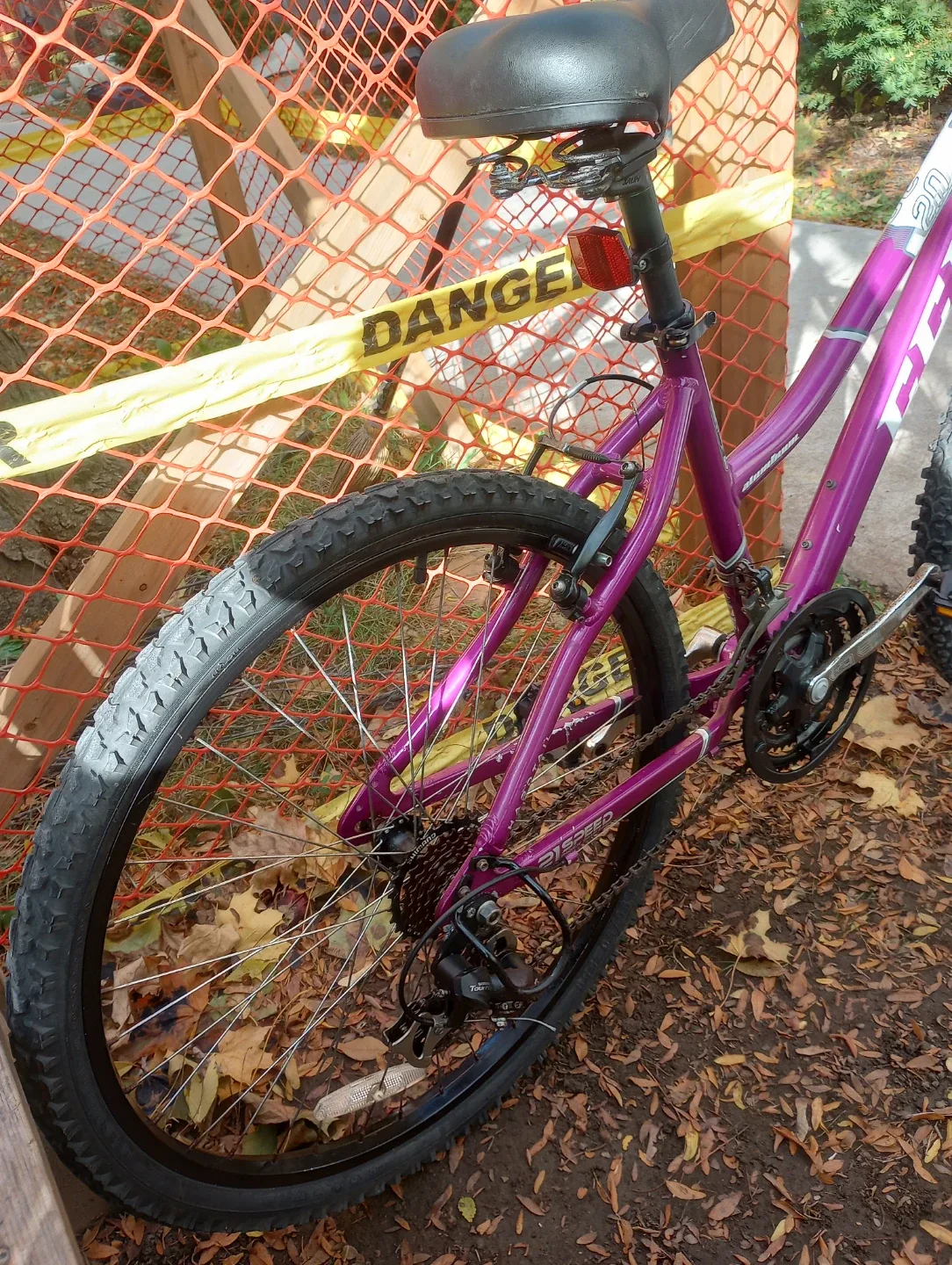 CCM Equator lady's Bike 26 " image indicator(6)