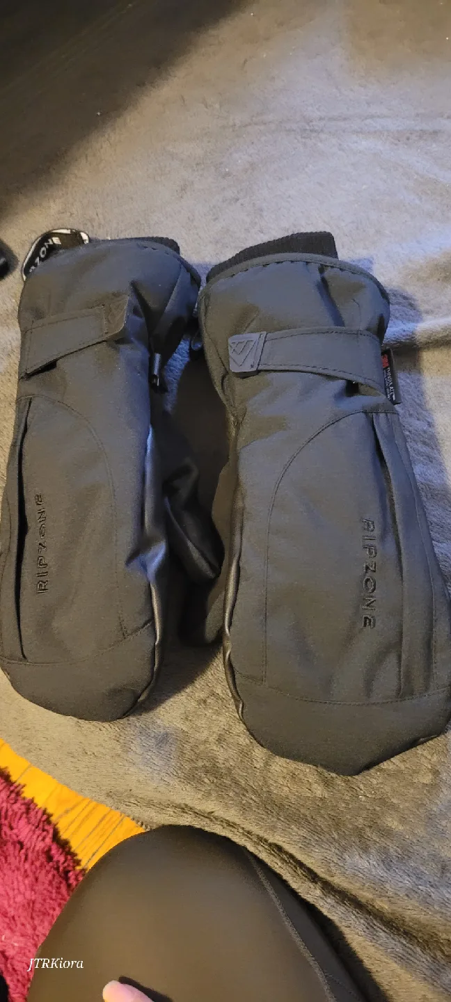Ripzone Black Mittens.  BNWT image indicator(4)