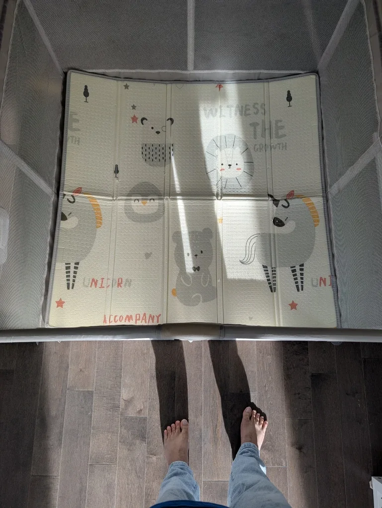 Playpen with Foam Mat image indicator(3)