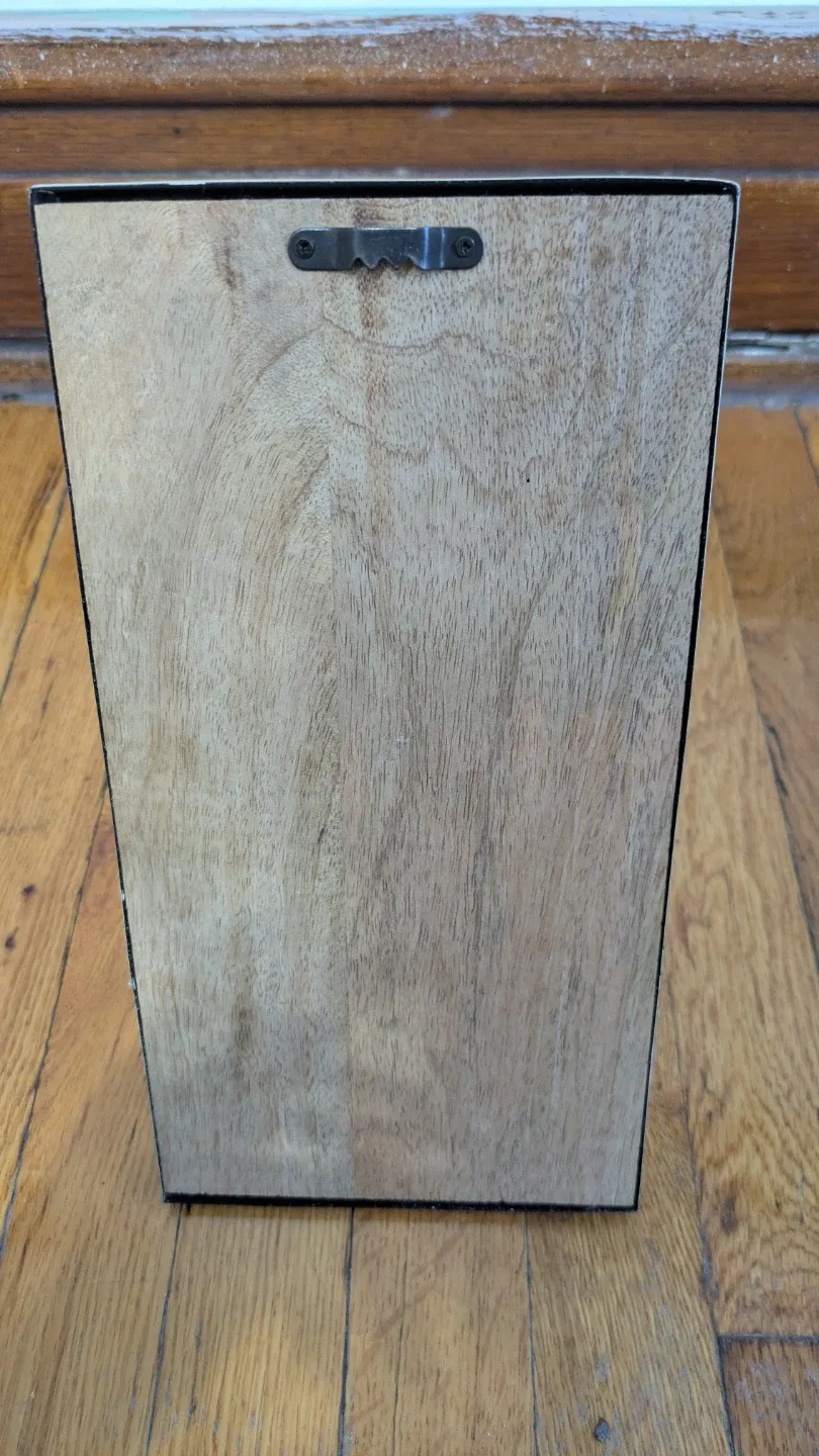 Wall Mounted Vase Holder image indicator(2)