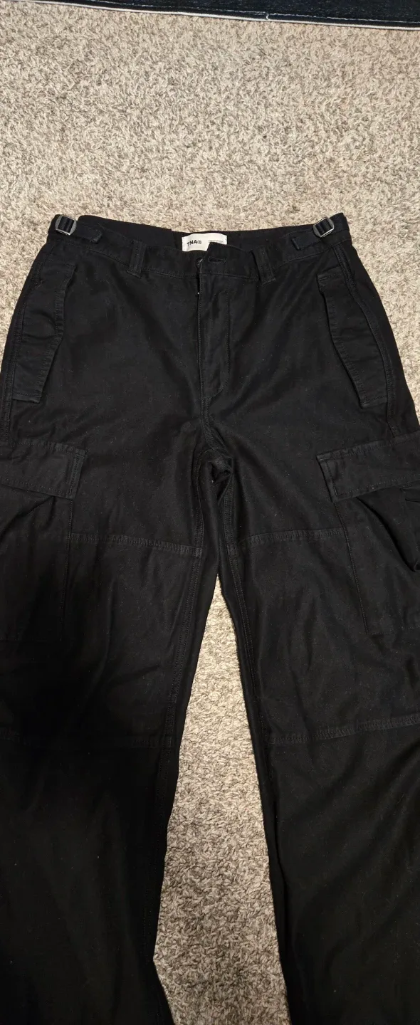 TNA cargo pants image indicator(2)