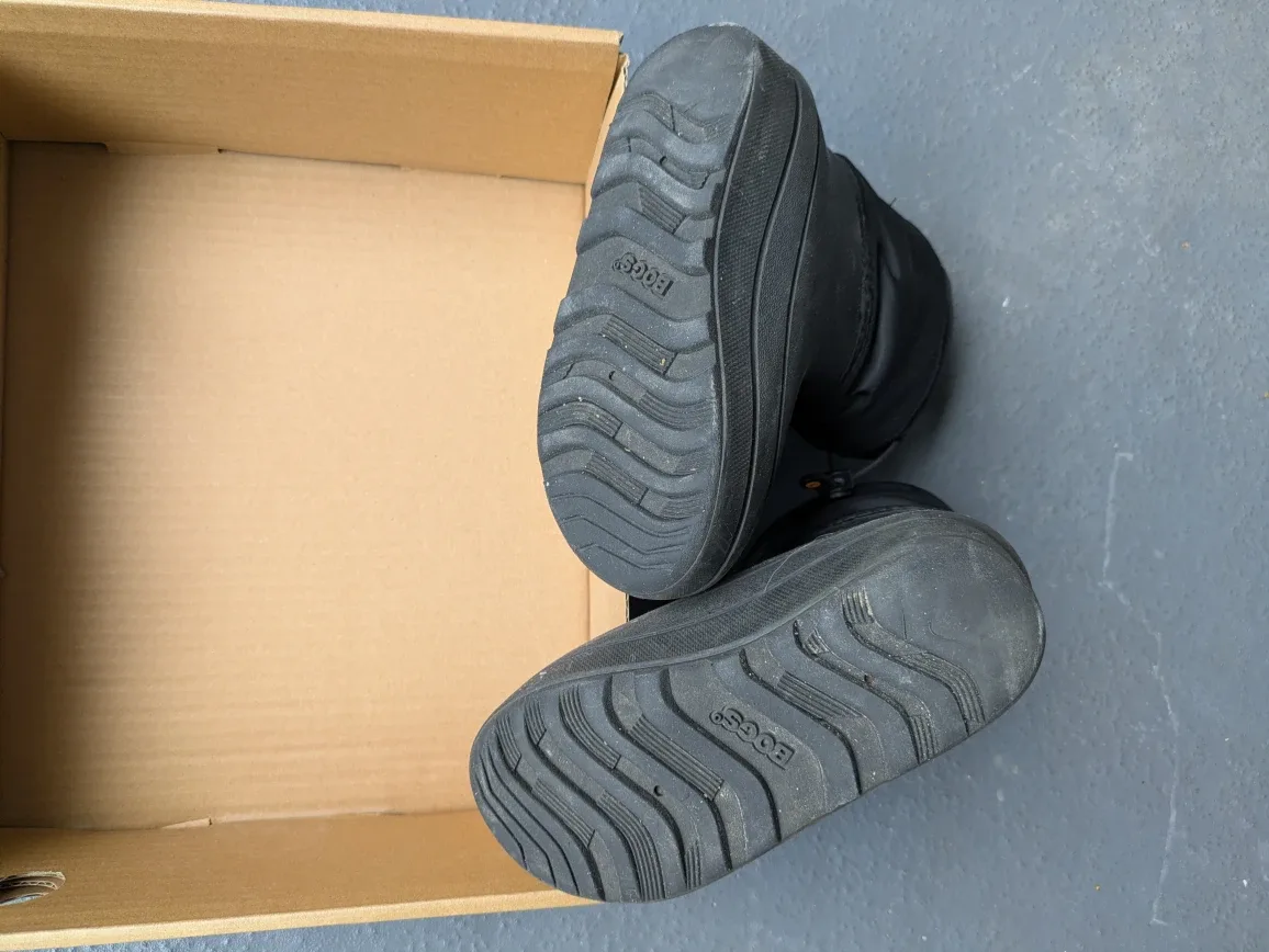 Bogs K Snow Shell Kids Boots - Size 12 image indicator(2)