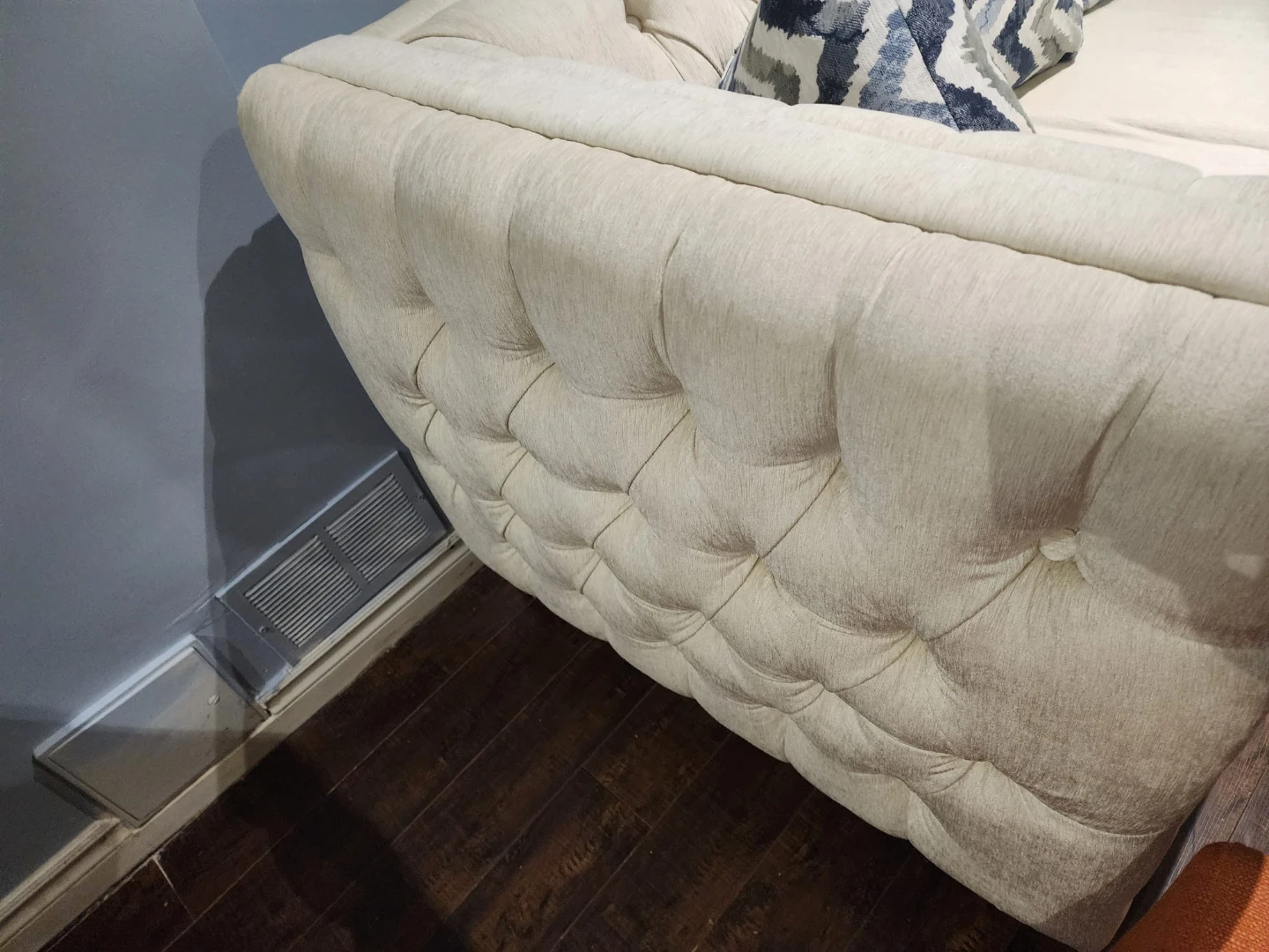 3 -Seater Cream Chesterfield Sofa - photo 4