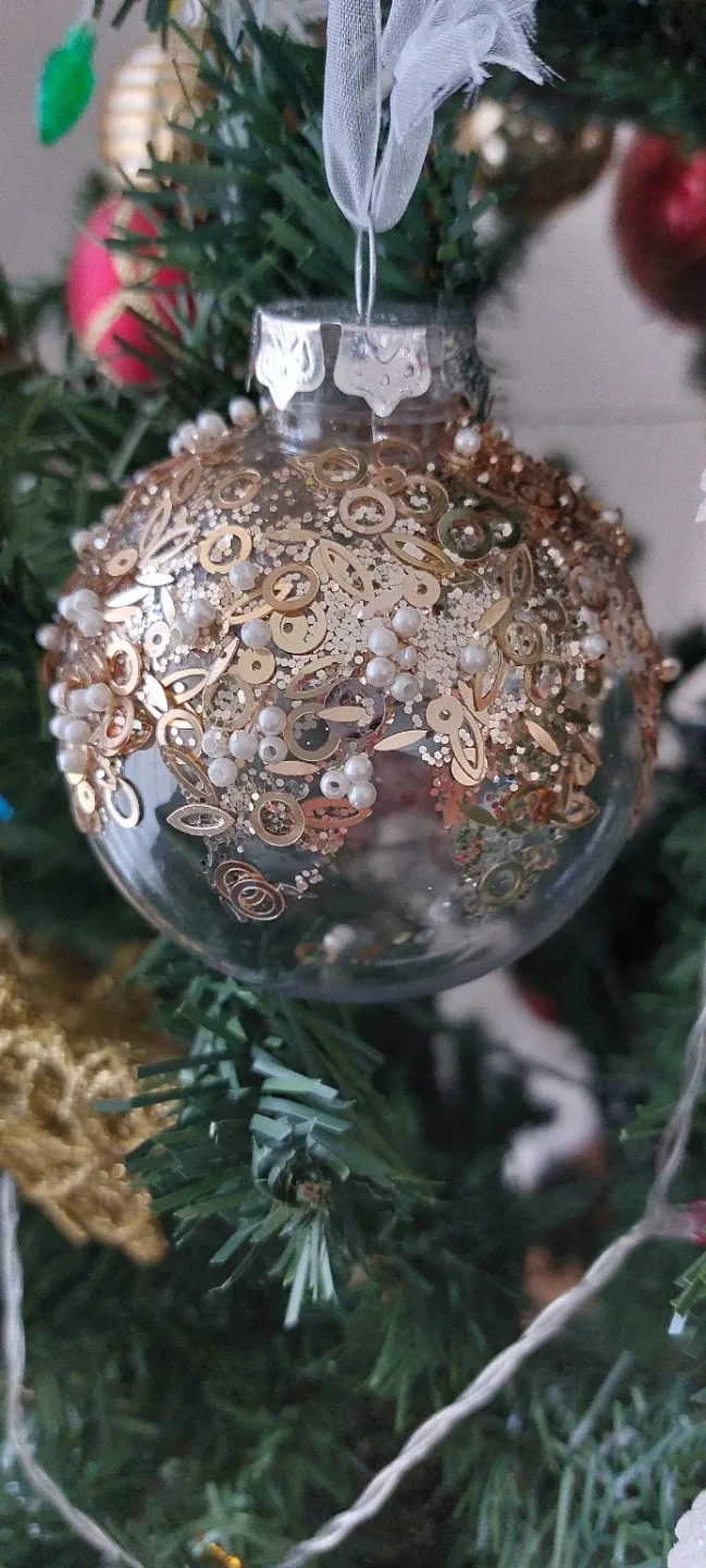 Christmas Tree with Ornaments - 6 feet image indicator(10)