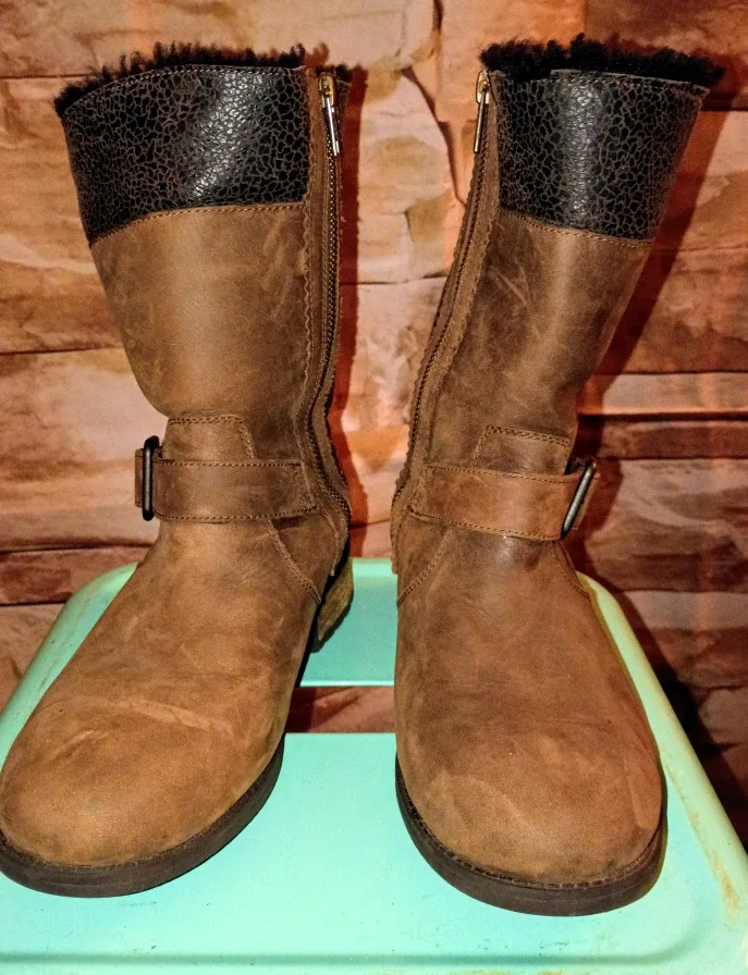 UGG Brown Leather Oregon  Stout Moto Boots sz 8 image indicator(5)