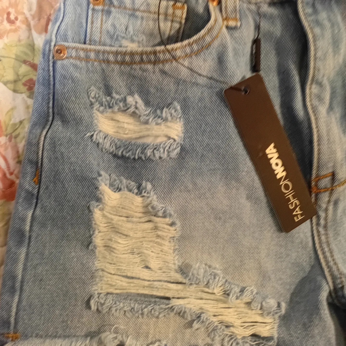 🥕  New Fashion Nova Distressed Denim Shorts - Size 5 image indicator(2)
