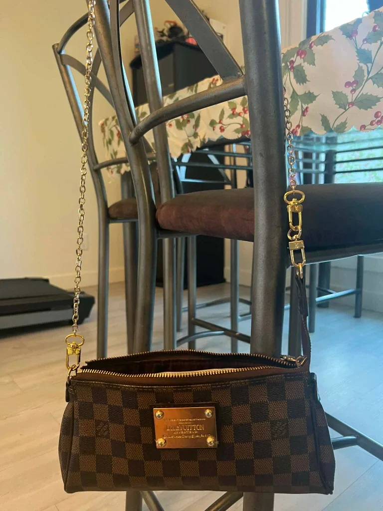 Louis Vuitton Damier Ebene Trio Pochette image indicator(2)