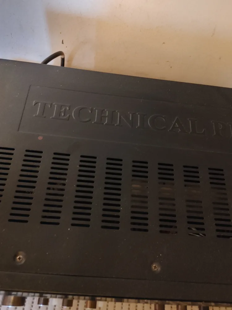 Technical Pro RX510UR 200 Watt Receiver image indicator(4)