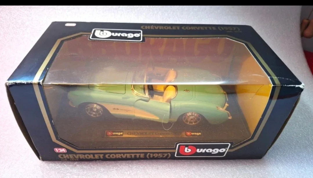 Burago Chevrolet Corvette (1957) 1/24 Scale