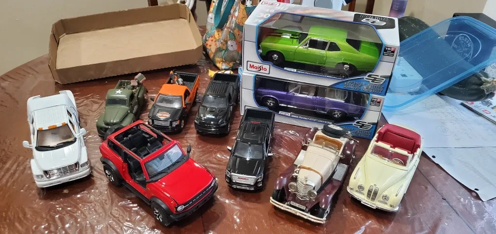 Diecast cars 1/18, 1/24