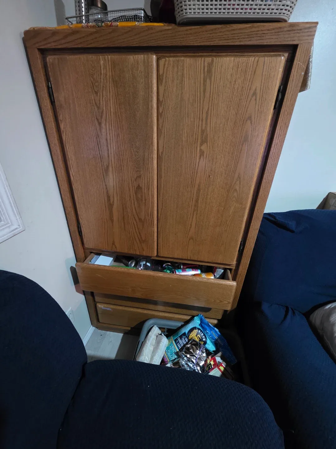 Wooden closet image indicator(2)