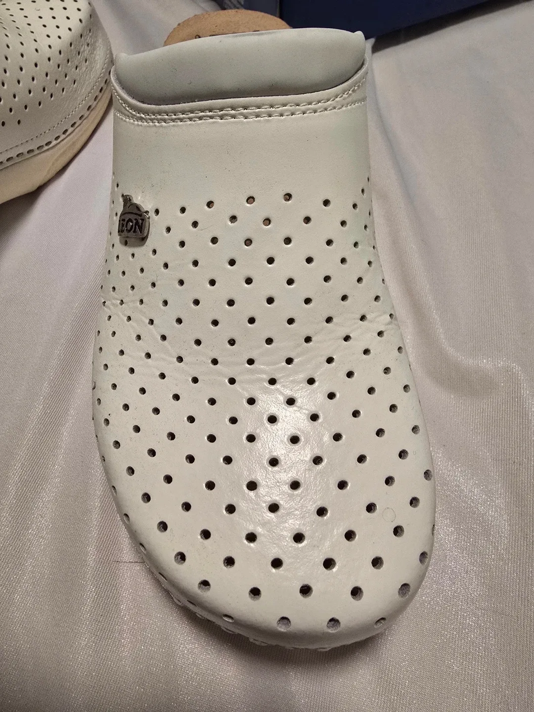 Leon Extra Soft White Leather Clogs