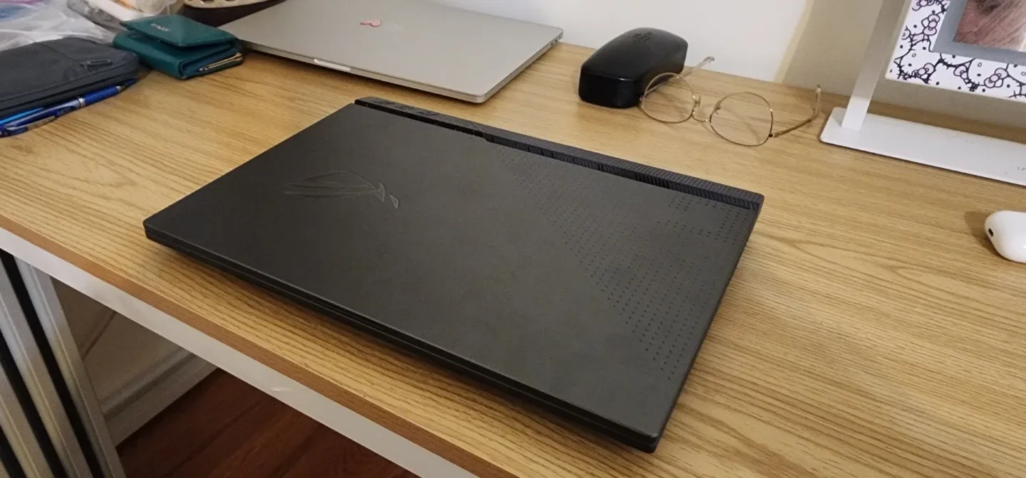 ASUS ROG Strix G513RM Gaming Laptop image indicator(6)