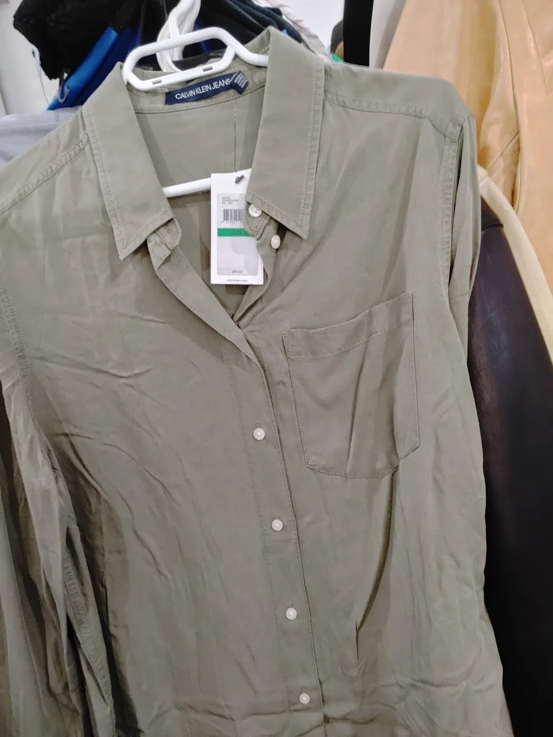 🥕NEW CALVIN KLEIN JEANS WOMENS LARGE BLOUSE $89 image indicator(2)