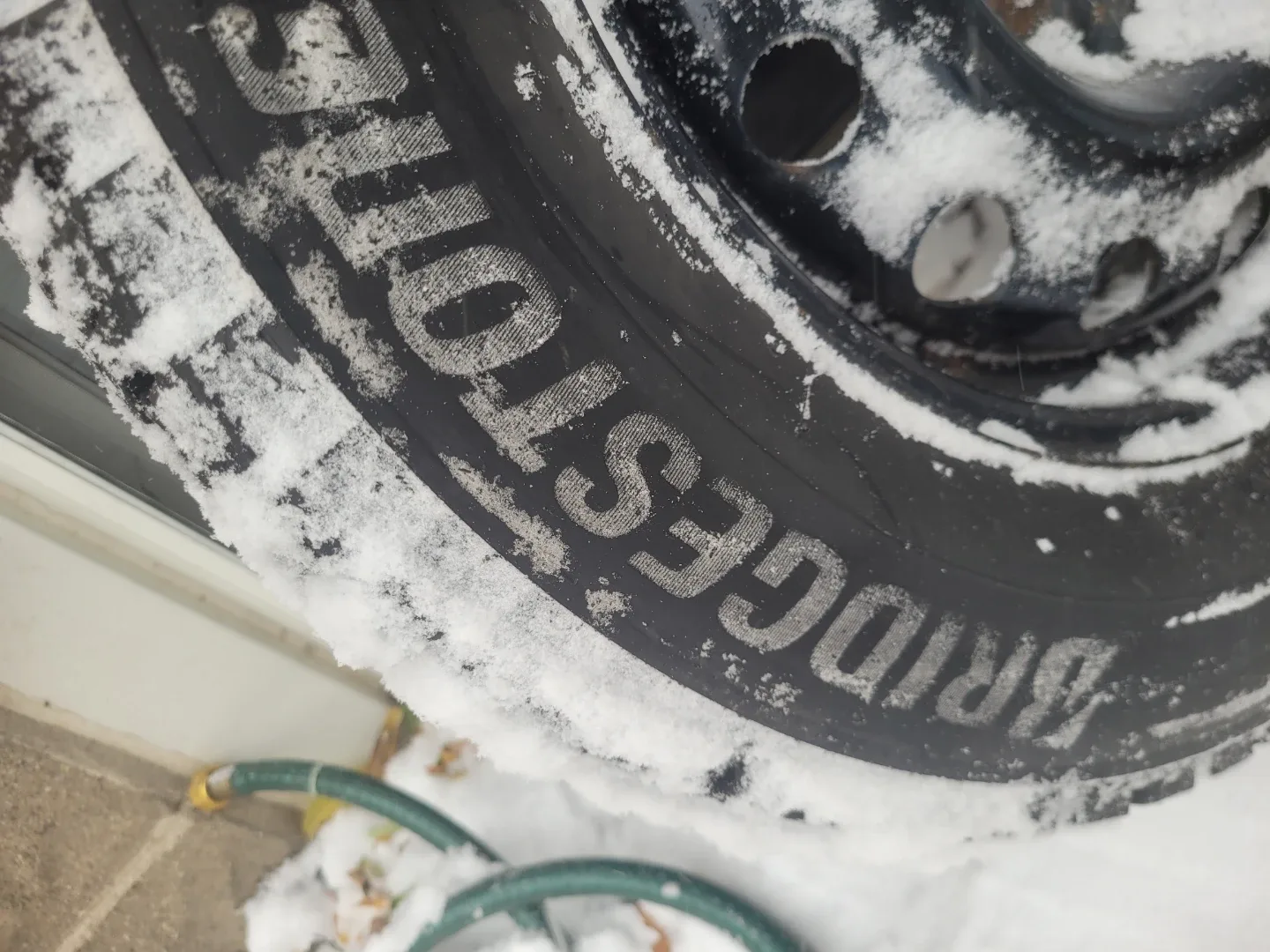 Bridgestone 215/65R16 Tire image indicator(3)