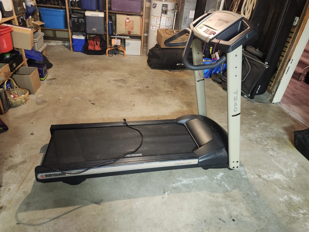 Bodyguard T240 Treadmill - photo 3