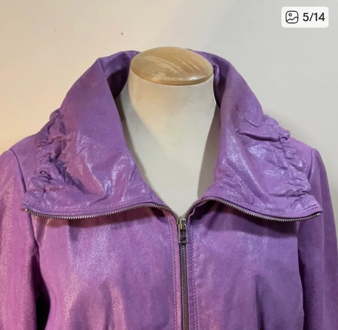 Ladies  leather  jacket image indicator(2)