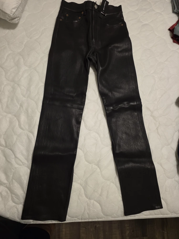 RE/DONE Black Leather 70s Straight Jeans - Size 25 - photo 2