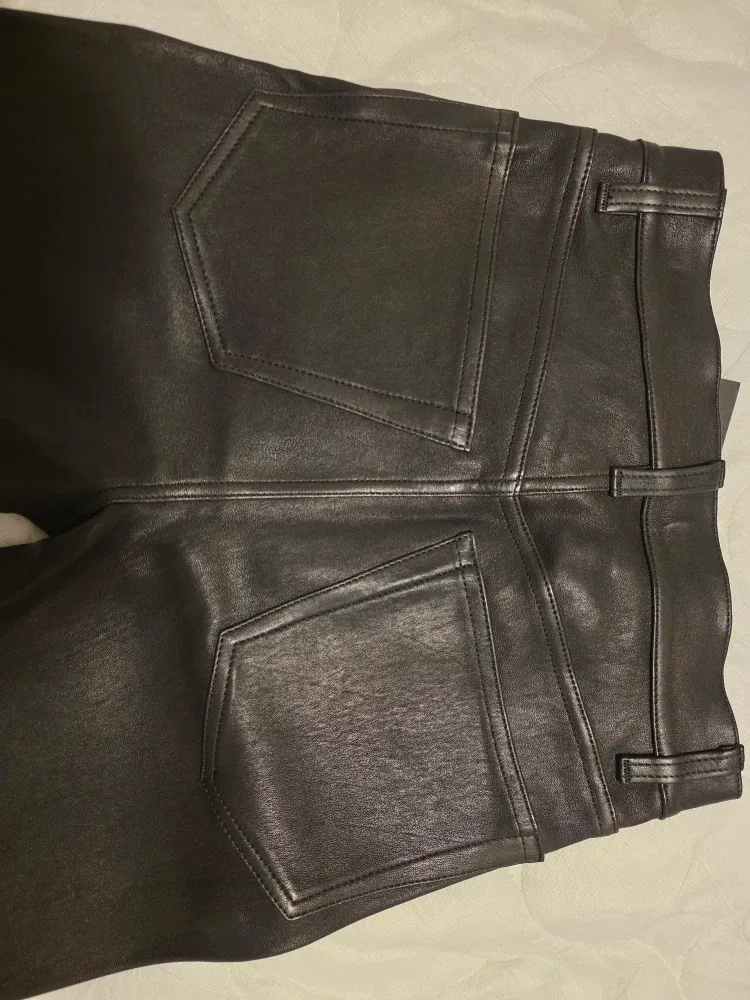 RE/DONE Black Leather 70s Straight Jeans - Size 25 image indicator(4)