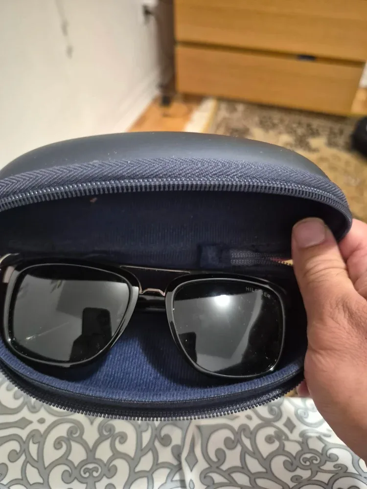 Tommy Hilfiger Sunglasses with Case image indicator(2)