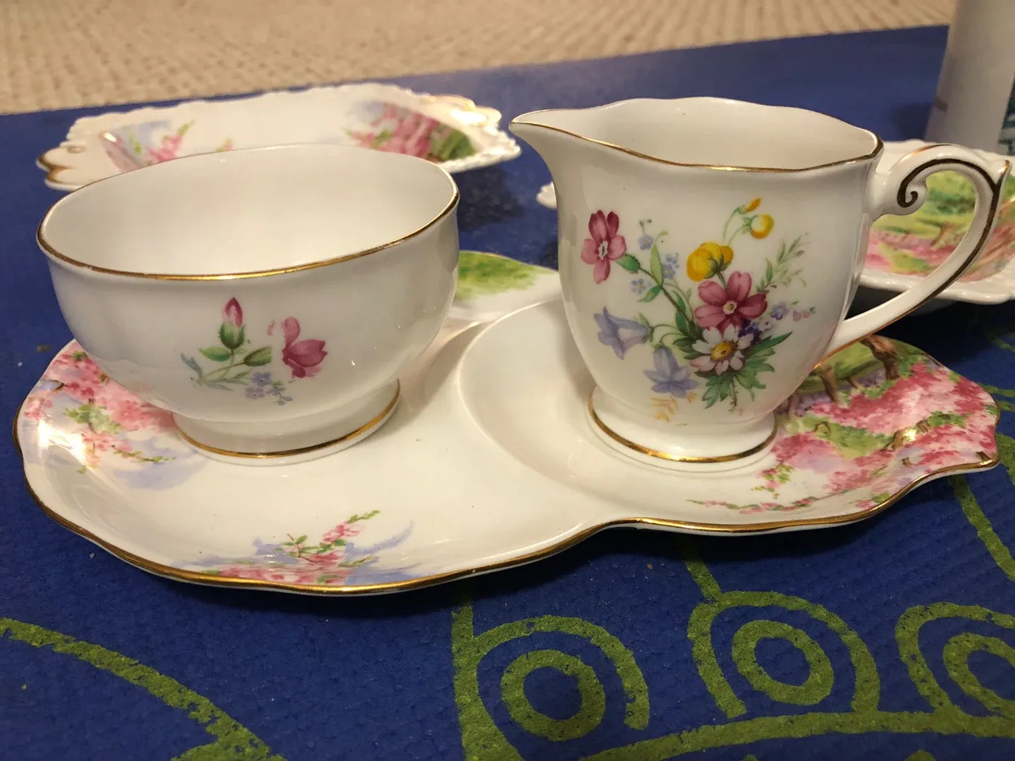 Vintage Floral Tea Set image indicator(2)