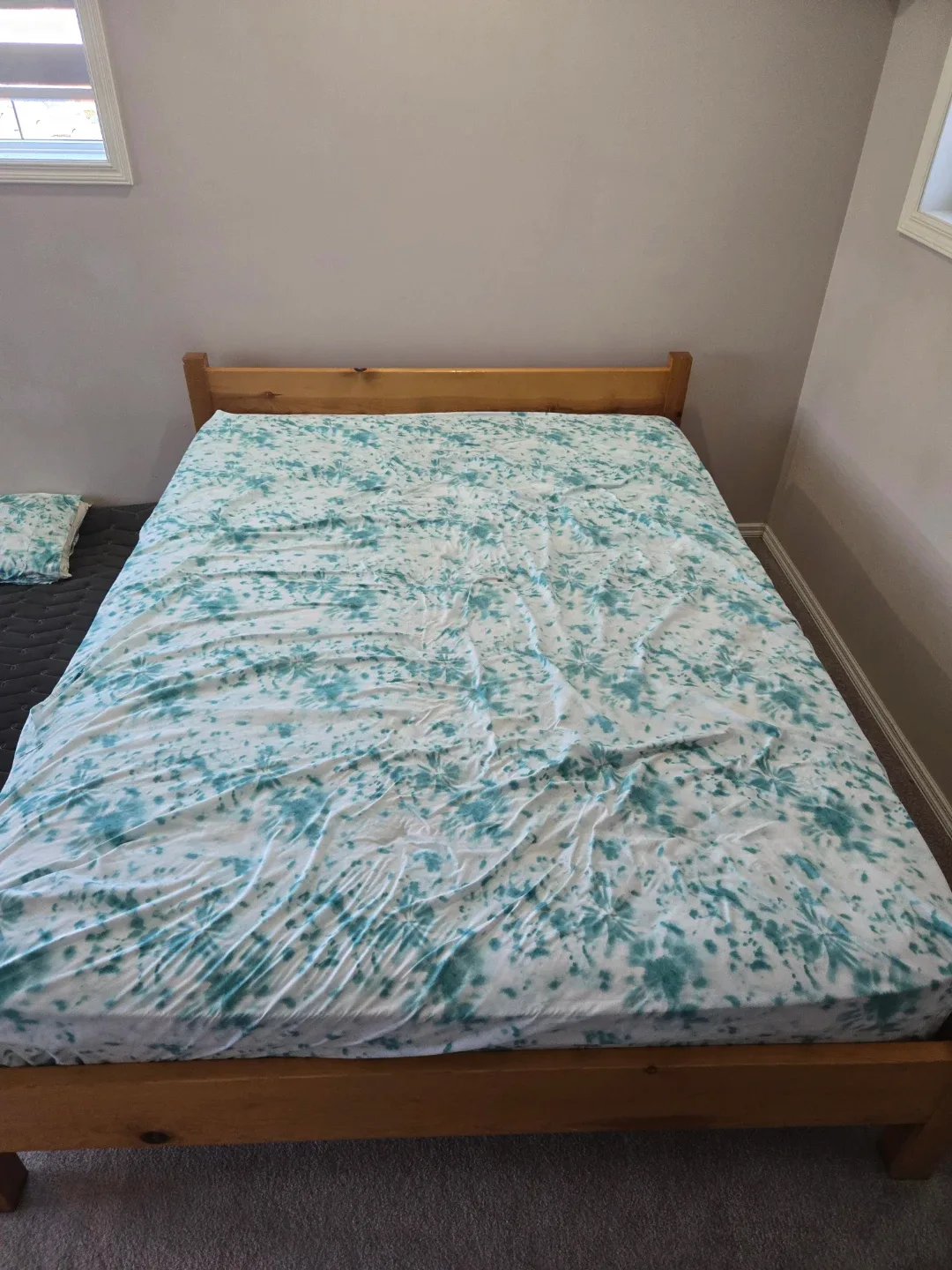 Comfy Queen wooden bed and mattress