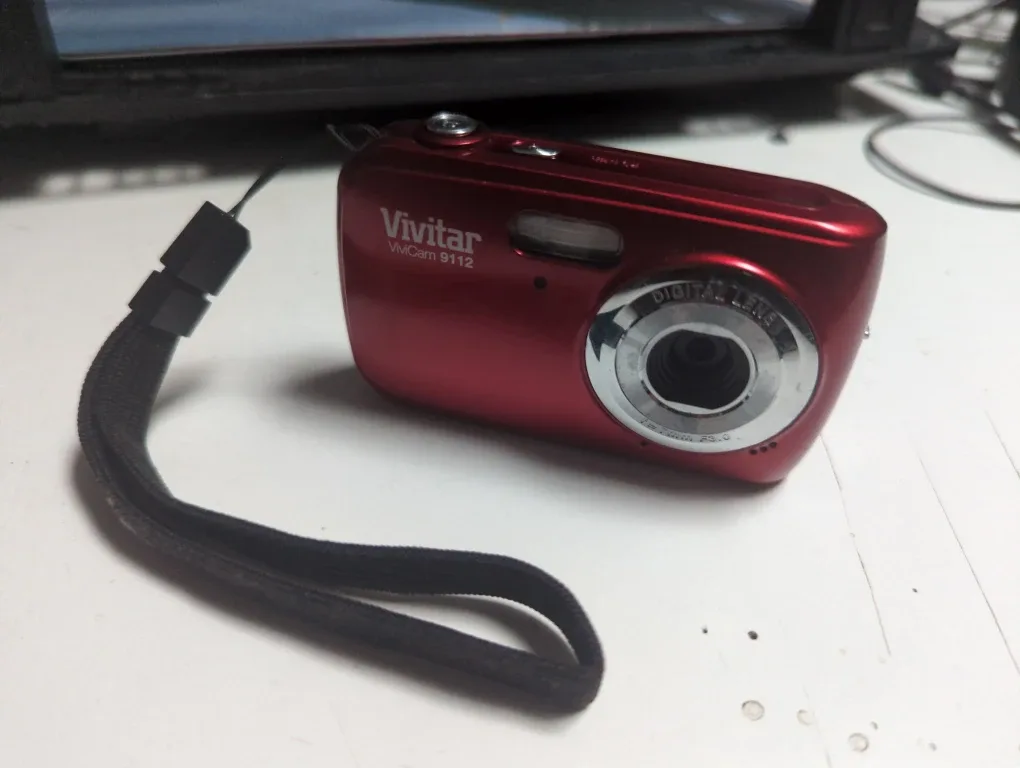 Vivitar VivCam 9112 Digital Camera