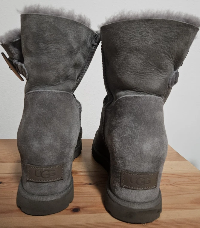 UGG Gray Suede Boots - photo 2