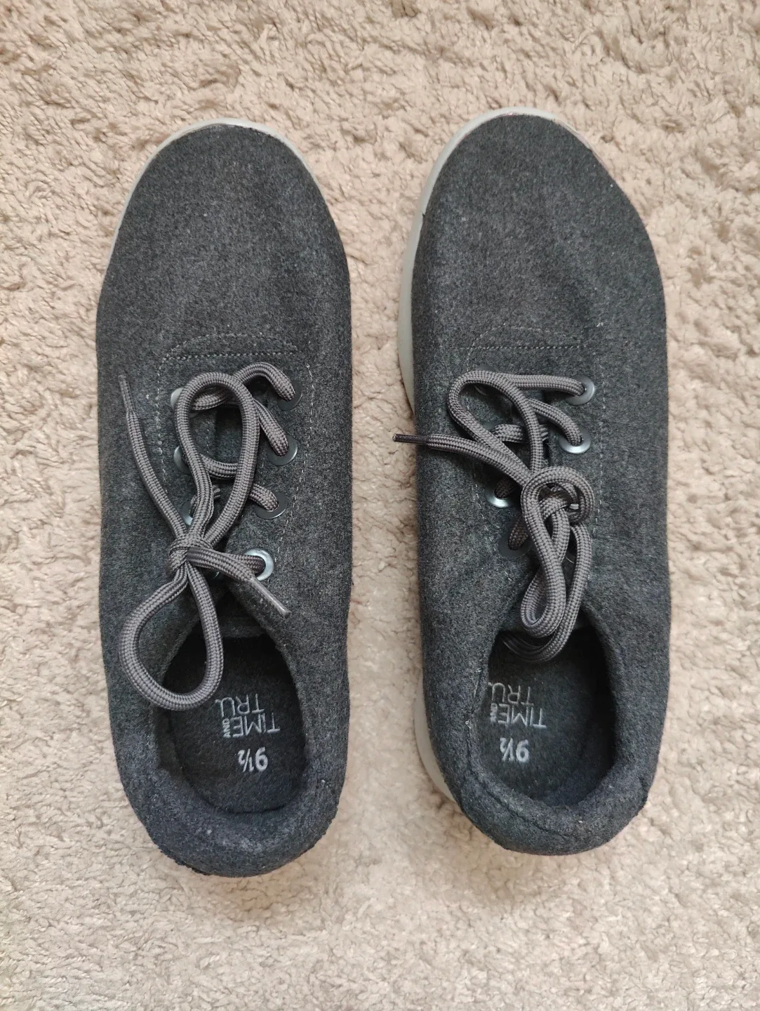 Time Tru Gray Sneakers - Size 9.5 🥕 thumbnail