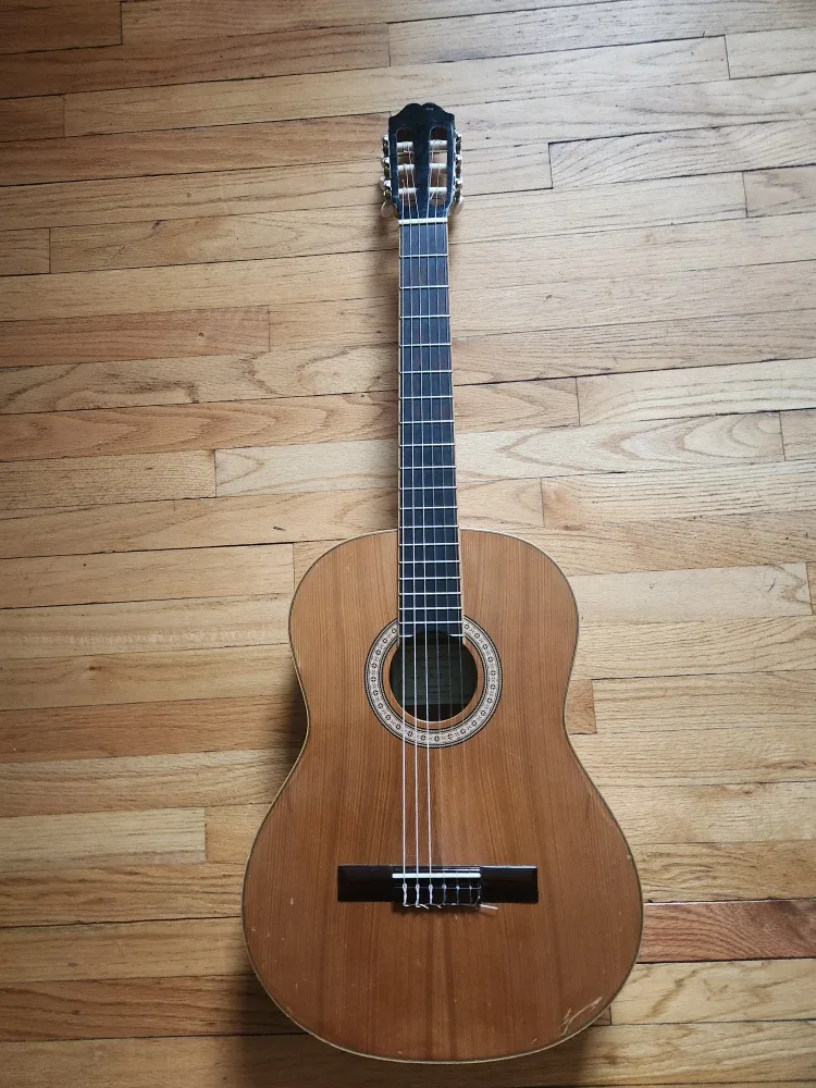 Classical Guitar - Good Condition